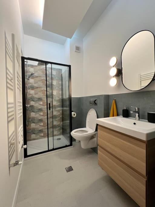 Stylish Newly Renovated Feels Like Second Bucharest
