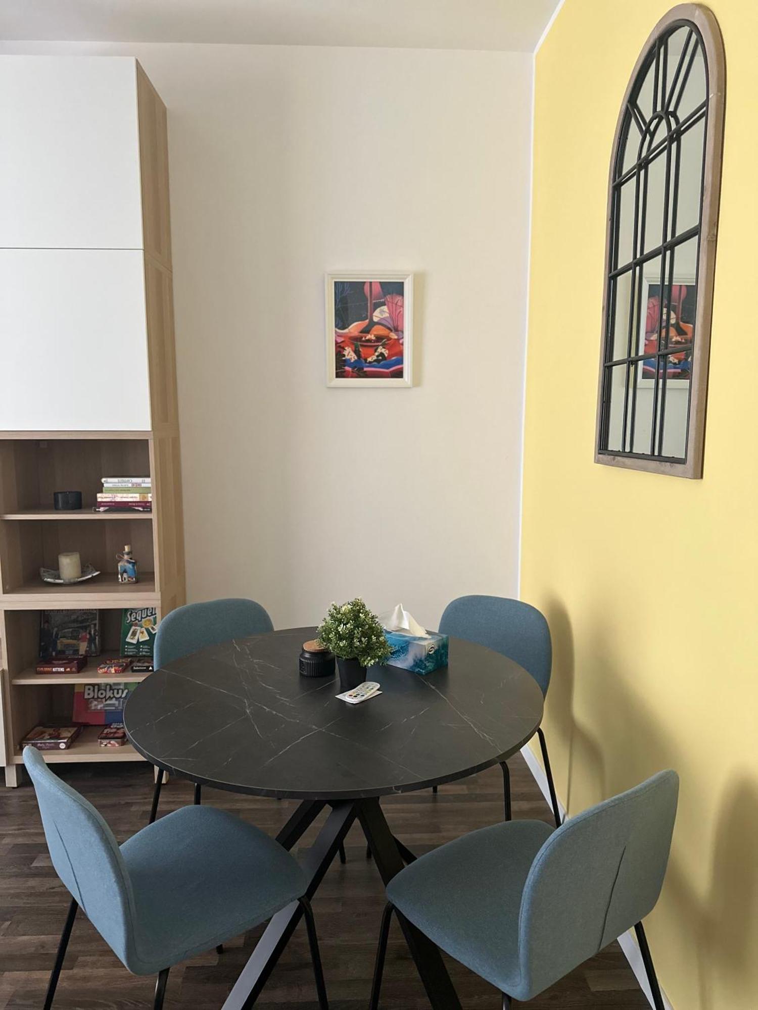 Stylish Newly Renovated Feels Like Second